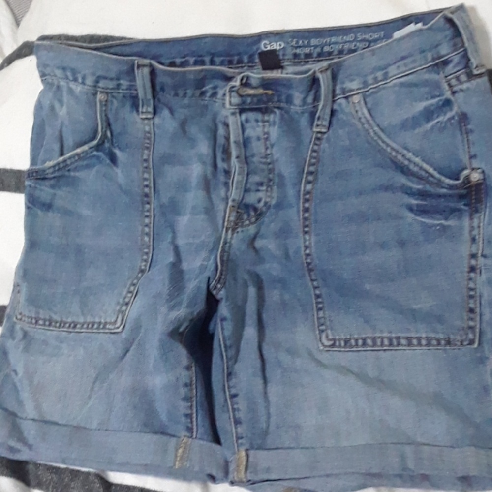 Short pants